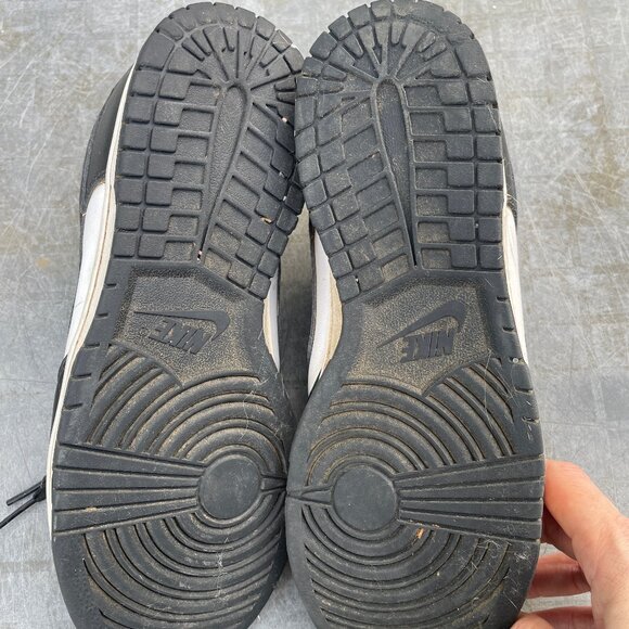 Used Nike Low Dunks Mens 8.5 Pandas - Picture 3 of 4